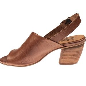 Mix Mooz Ace Sandal- size 39